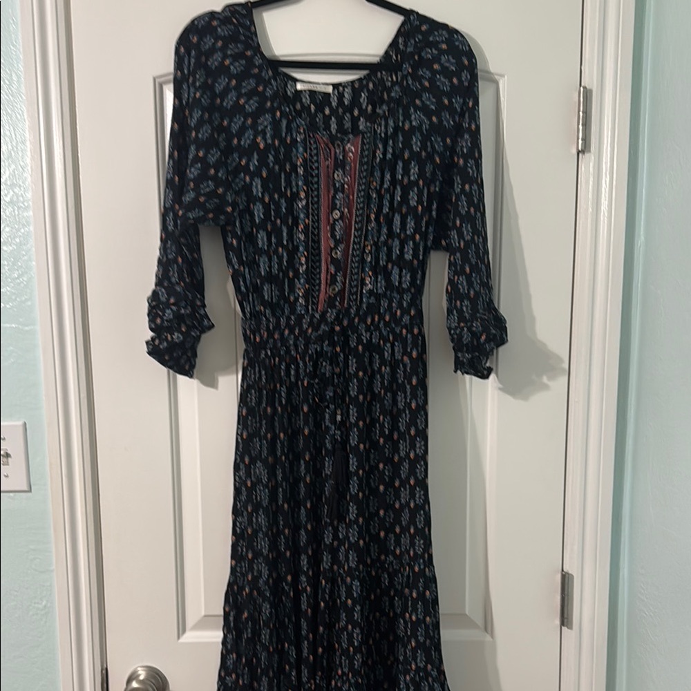 BEAUTIFUL FLORAL 3/4 SLEEVE SUMMER DRESS WITH ELASTIC WAIST SIZE SMALL BY SIVANA